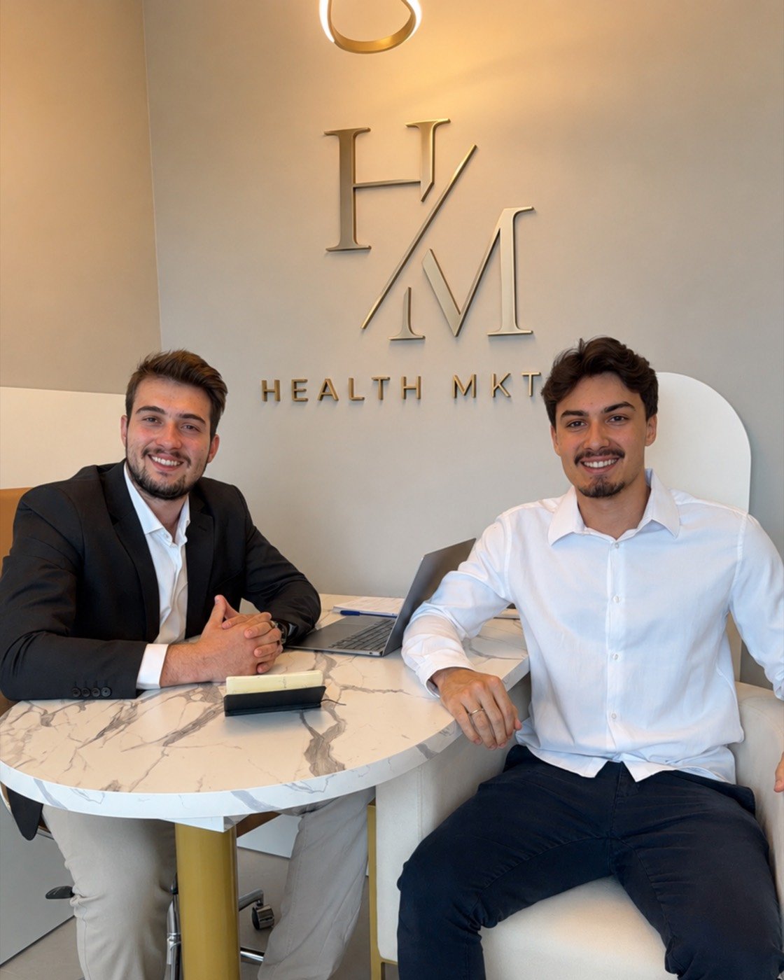 Os sócios da Health MKT no escritório da agência